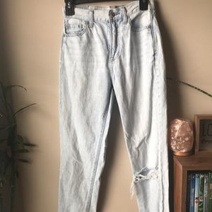 AE High rise Mom Jeans